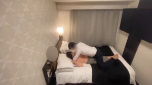 สาวหุ่นเด็ดผิวขาวโดนควยใหญ่ยัดหีสดซอยกระแทกยับแตกในคาหี