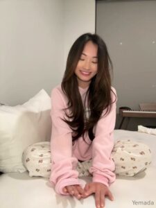 คลิปหลุด Onlyfans น้องเอเชียหุ่นเซ็กซี่ นั่งซอยหีดิลโด้ยาวใหญ่ ครางเสียวหีฉ่ำน้ำเงี่ยนพุ่งกระฉูด