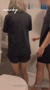 สาวหุ่นแน่นโดนควยใหญ่ยัดหีเย็ดกระแทกแรง แตกคาหีคาหน้าท้อง