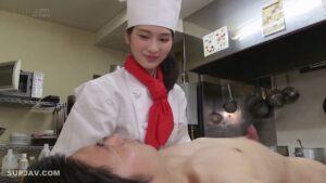 สาวญี่ปุ่นนมใหญ่ Suzu Honjo โดนควยใหญ่ซอยหีไม่ยั้ง รุมเย็ดแตกในทุกที่