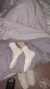สาวจีนผิวขาวผอมบางถูกมอมยาในห้องนอน ดันตื่นโดนข่มขืนซอยหีฟิตเลือดแตก
