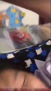 คลิปหลุด นักเรียนมัธยม นมจิ๋วชุดนักเรียน เปิดขาโชว์หีคอลเสียวกับแฟน ครางลั่นห้อง