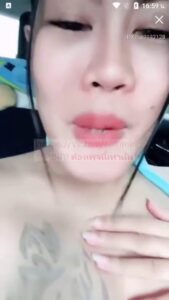 คลิปหลุด สาวผิวขาวนั่งซอยหีในรถกลางแจ้ง ครางเสียวลั่น ช่วยตัวเองโชว์สด MLive