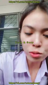 สาวไทยตัวเล็กหน้าบริสุทธิ์ โดนควยใหญ่ยัดหีสดซอยยับจนครางลั่น แตกคาหีโหนกแน่น