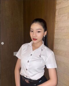 น้องมหาลัยหน้าเด็กเงี่ยนจัด ซอยหีเนียนด้วยนิ้วตัวเองในคอนโด ครางเสียวเรียกควยใหญ่